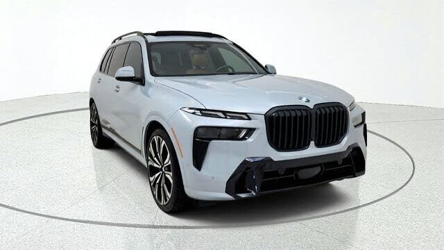 2023 BMW X7