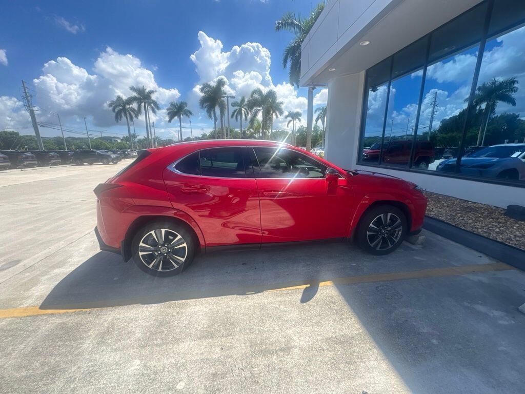 2024 LEXUS UX