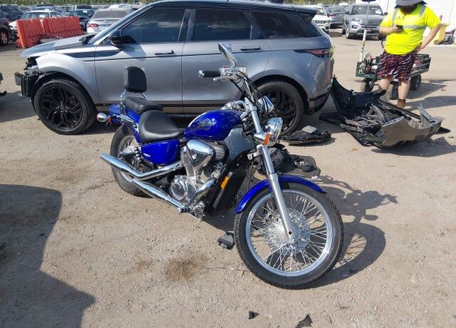 2005 HONDA VT600CD