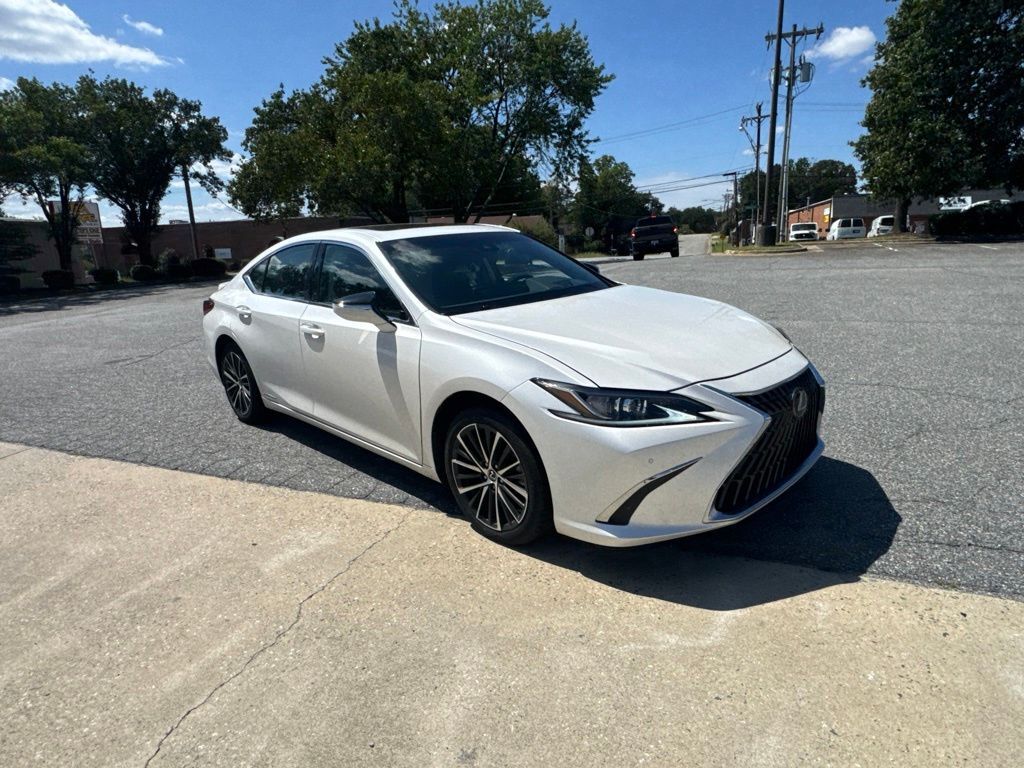 2022 Lexus ES