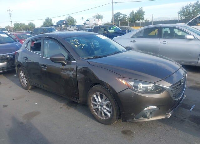 2015 MAZDA Mazda3