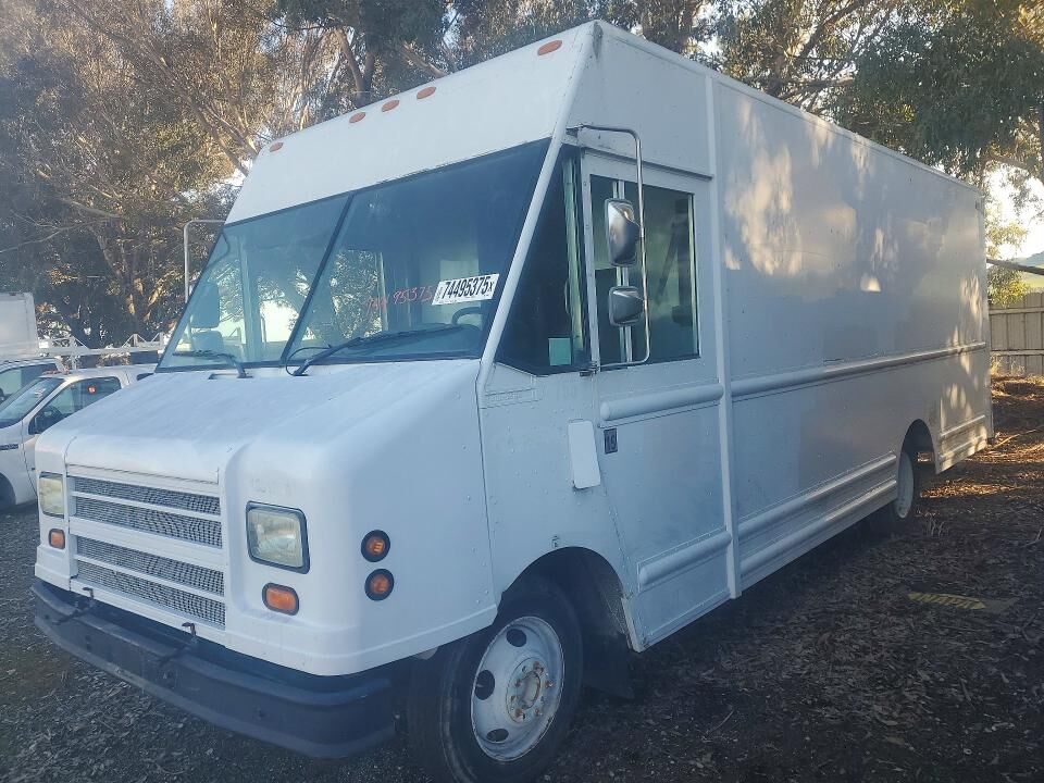 2001 WORKHORSE P42