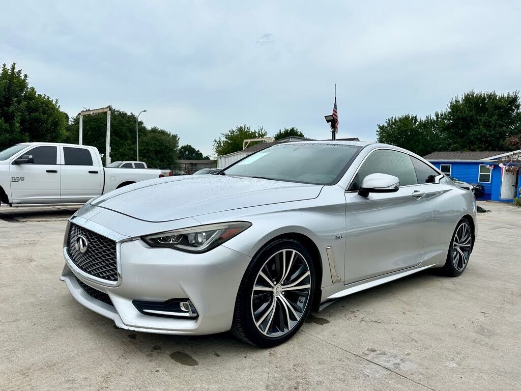 2017 INFINITI Q60