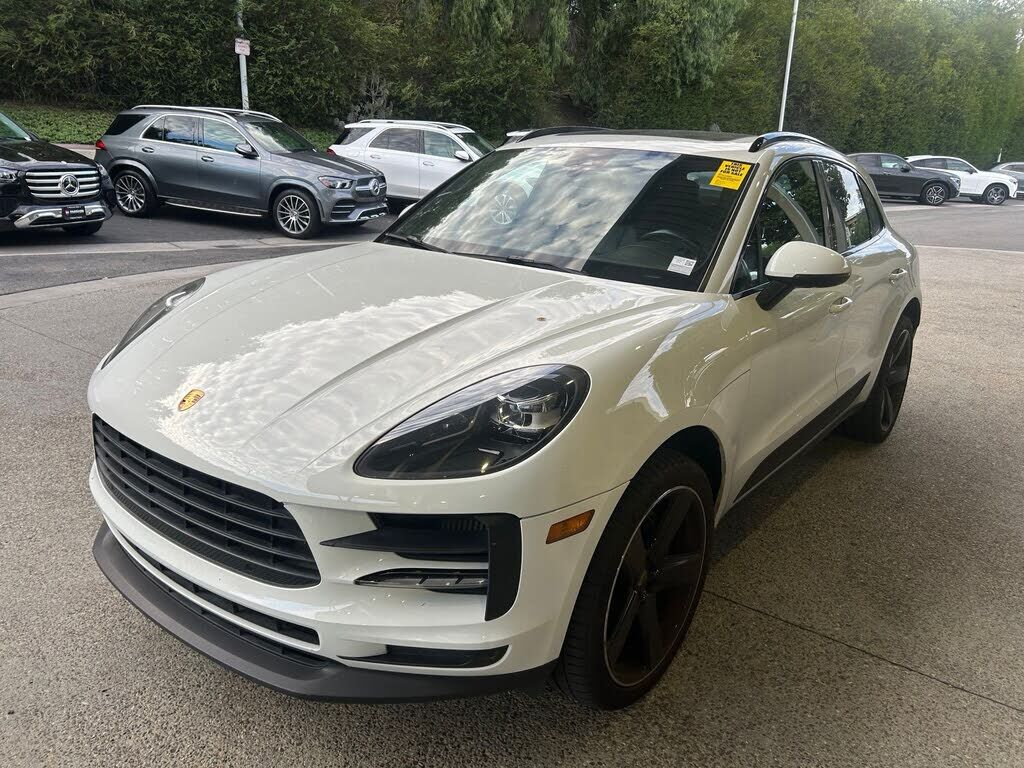 2020 PORSCHE Macan