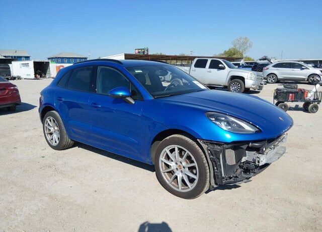 2017 PORSCHE Macan