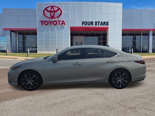 2022 LEXUS ES