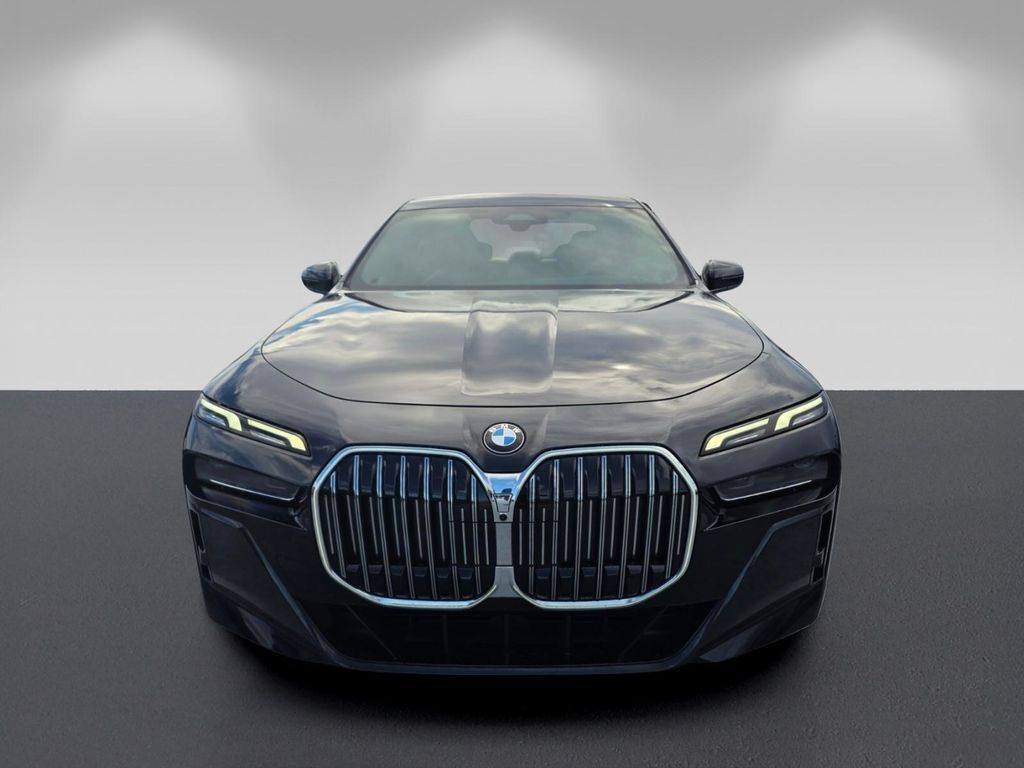 2023 BMW 740i