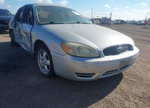 2004 FORD Taurus