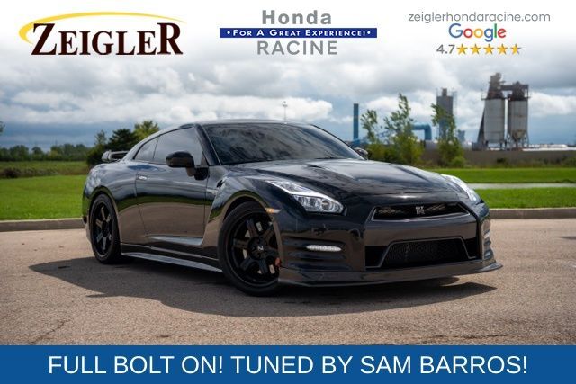 2015 NISSAN GT-R