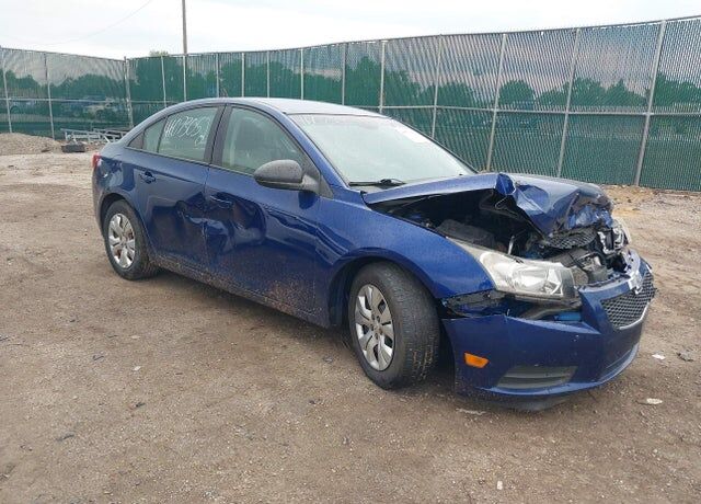 2013 CHEVROLET Cruze