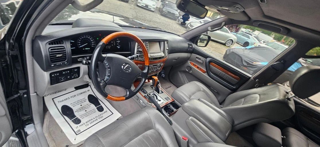 2003 Lexus LX