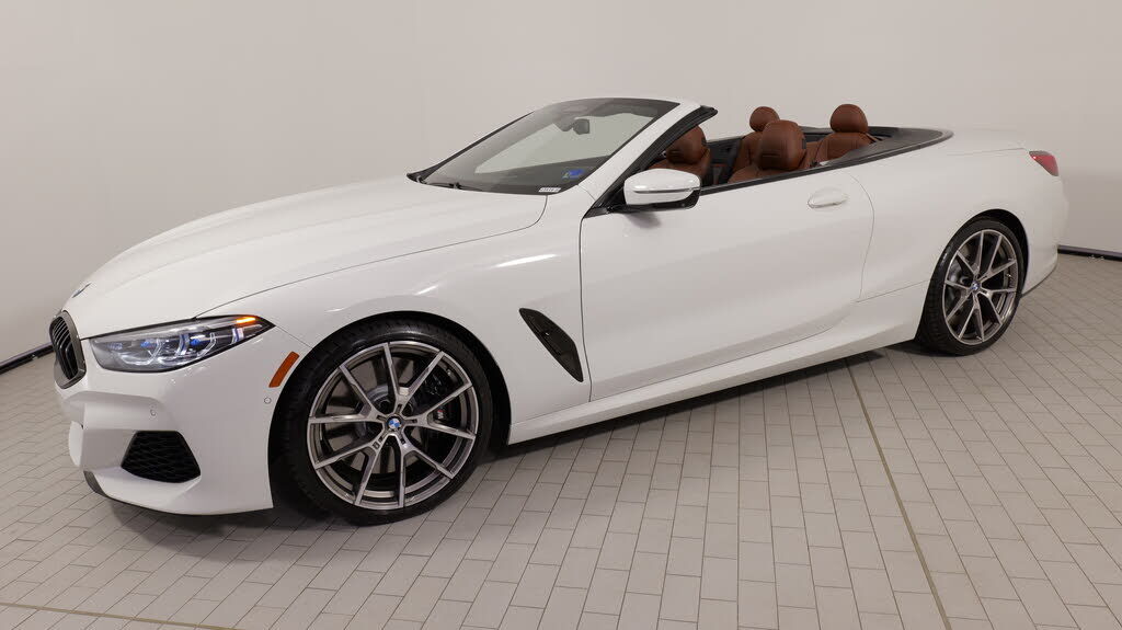 2022 BMW M8