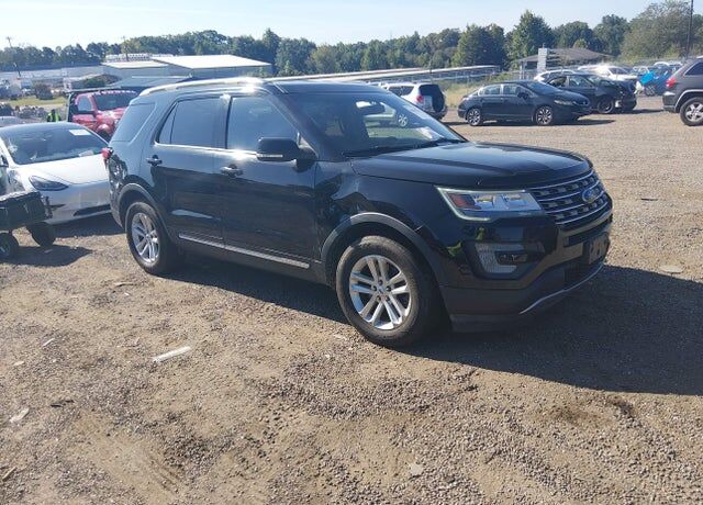 2017 FORD Explorer
