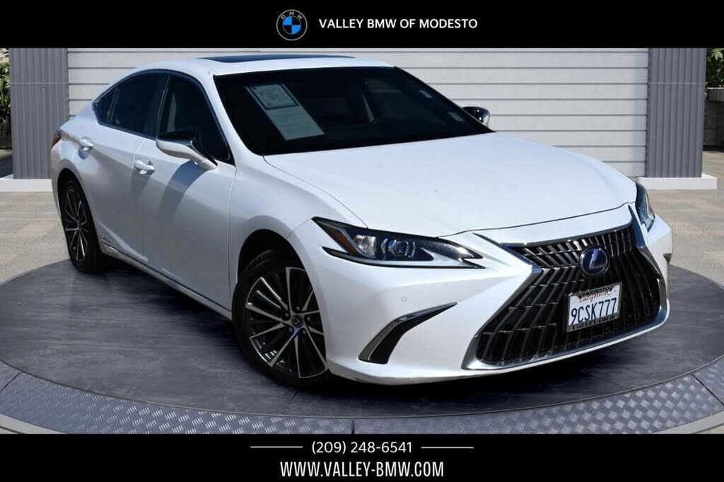 2022 LEXUS ES