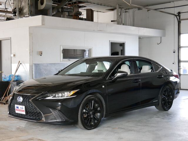 2022 LEXUS ES