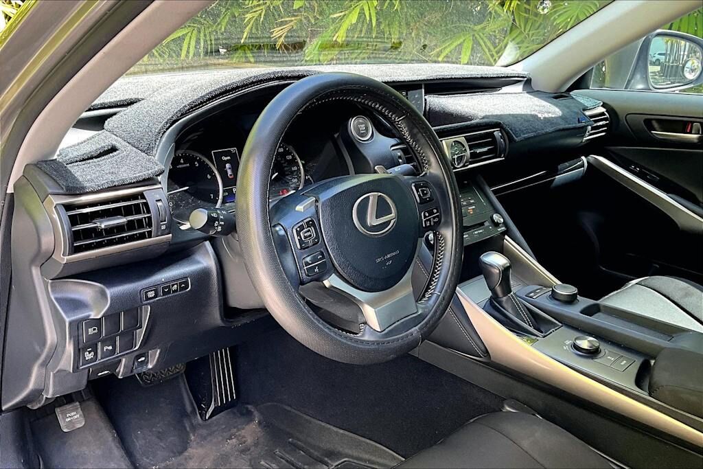 2018 Lexus IS