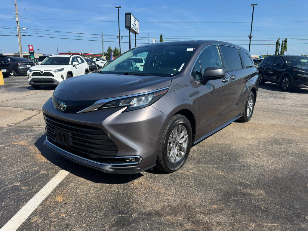 2022 TOYOTA Sienna
