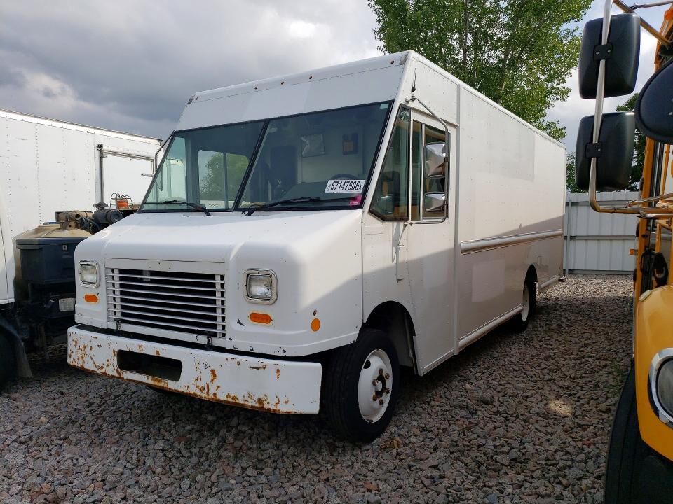2017 FREIGHTLINER MT 45G Front Gasoline Engine Walk in Van Chassis