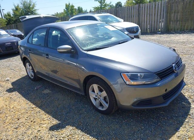 2012 VOLKSWAGEN Jetta