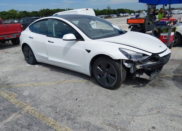 2022 TESLA Model 3