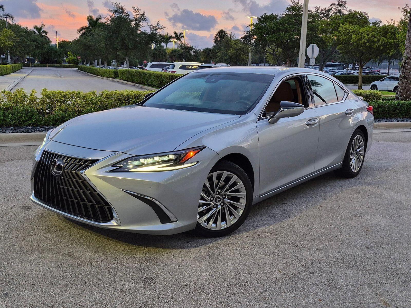 2023 LEXUS ES