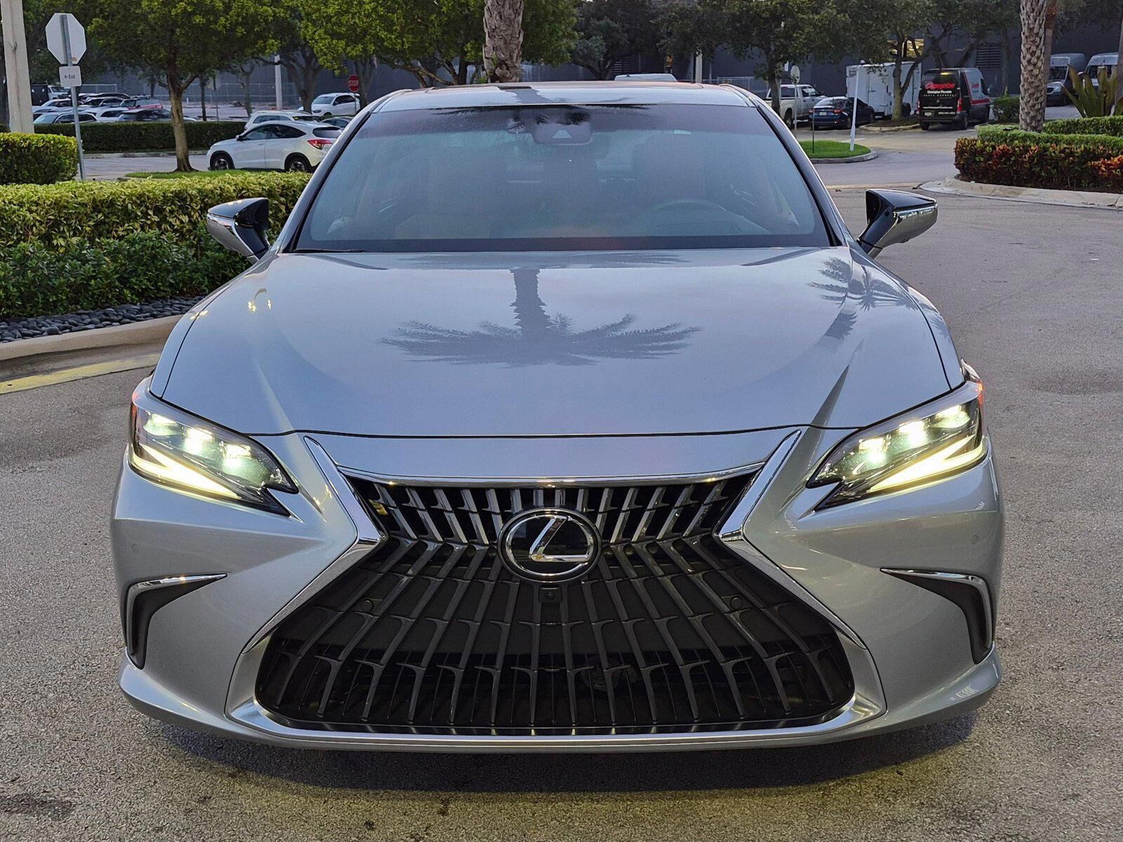 2023 Lexus ES