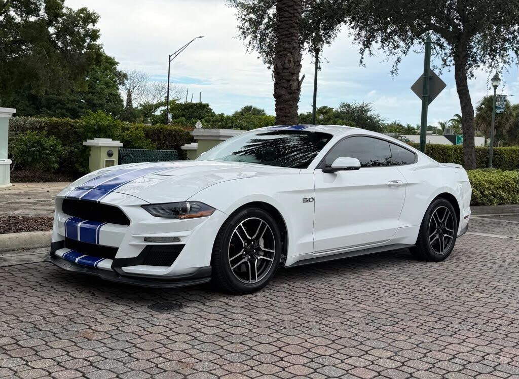 2020 FORD Mustang