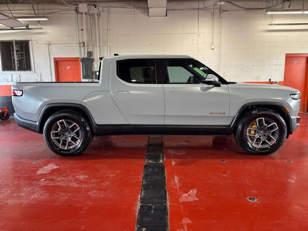 2022 RIVIAN R1T