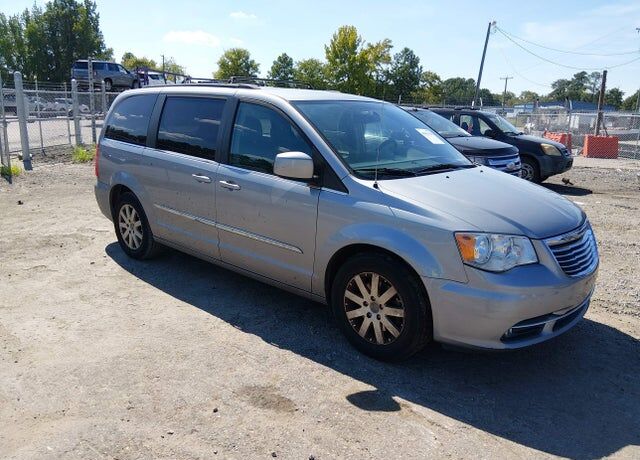 2015 CHRYSLER Town and Country