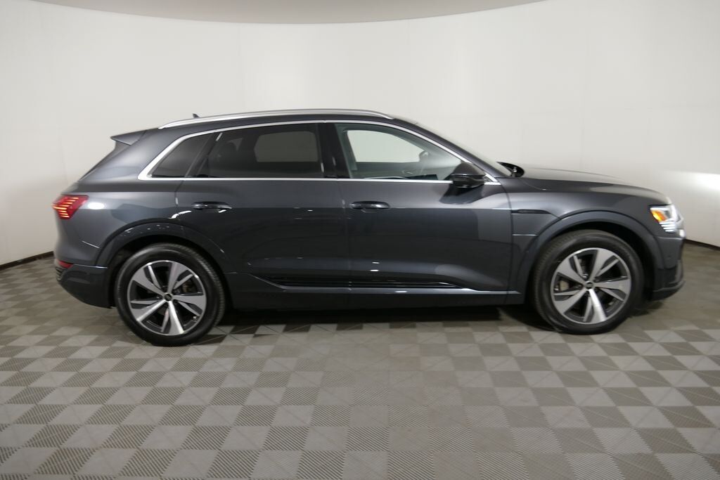 2024 Audi Q8