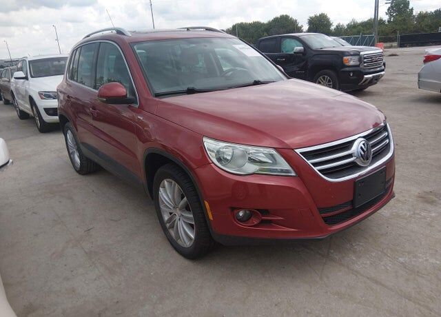 2010 VOLKSWAGEN Tiguan