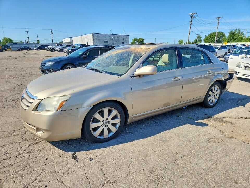 2005 TOYOTA Avalon