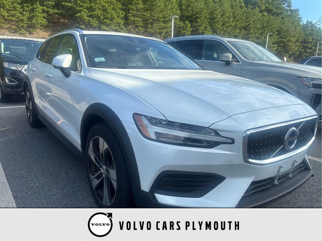 2020 VOLVO V60CC
