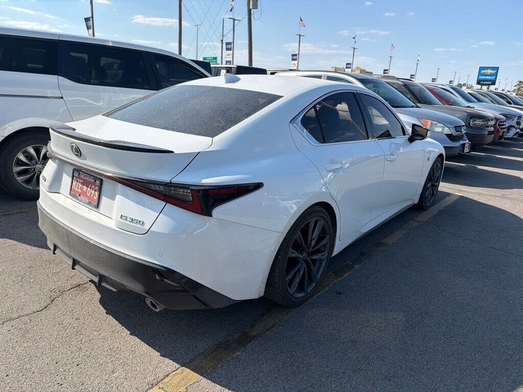 2021 Lexus IS