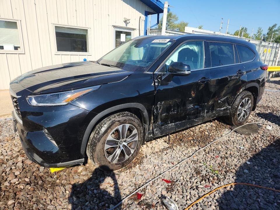 2021 TOYOTA Highlander