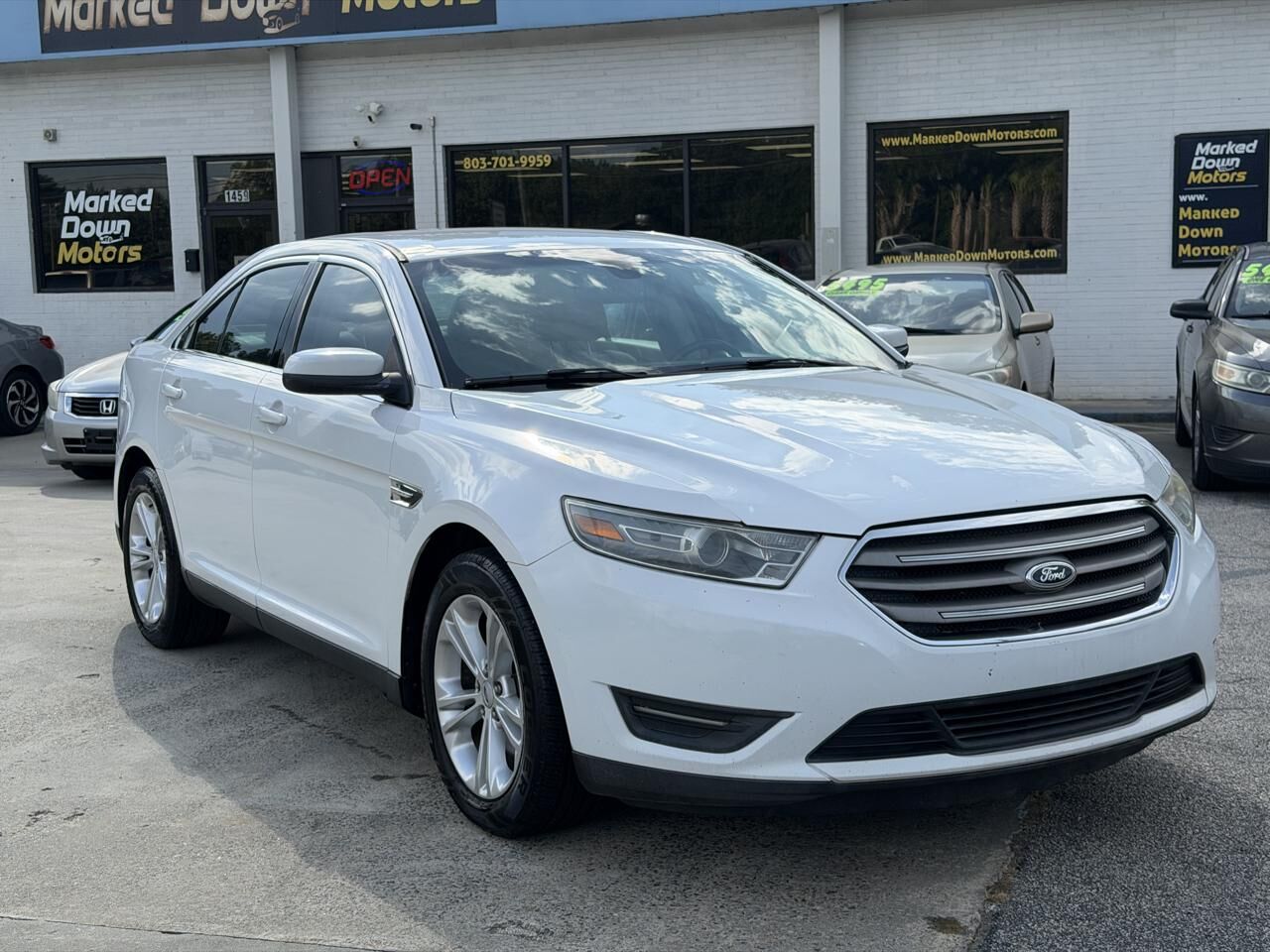 2013 FORD Taurus