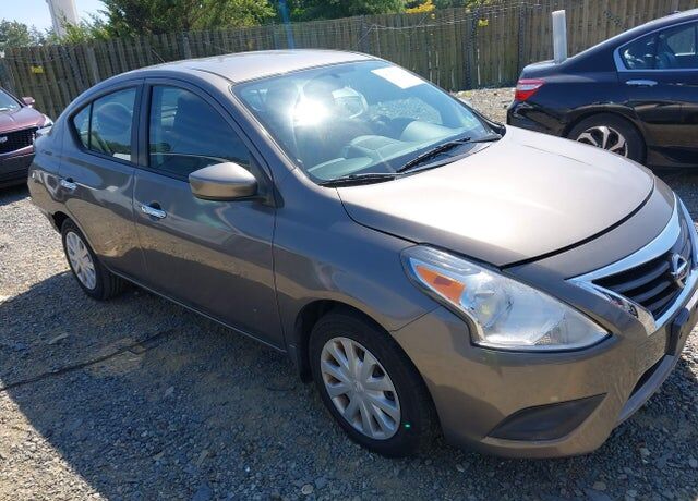 2015 NISSAN Versa