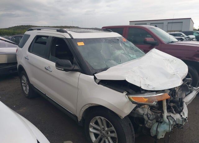 2014 FORD Explorer