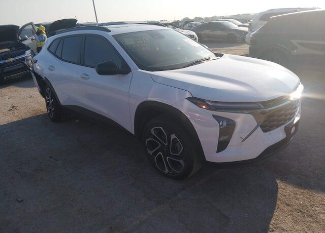 2025 CHEVROLET Trax