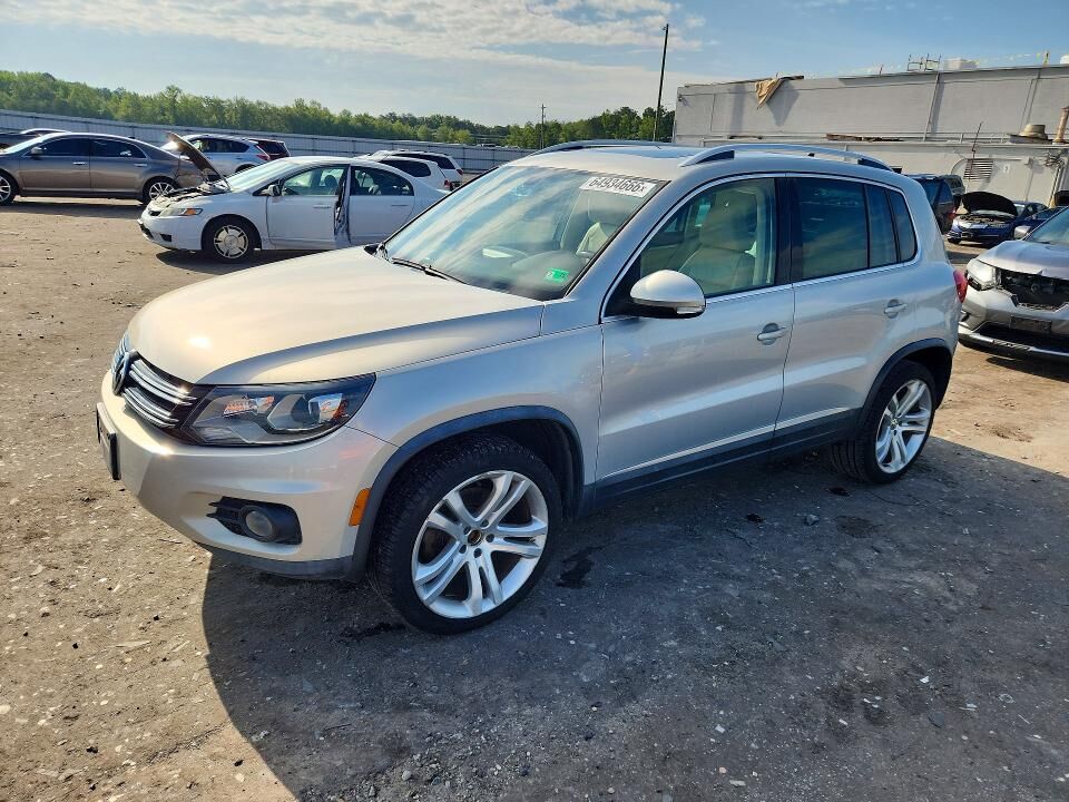 2012 VOLKSWAGEN Tiguan