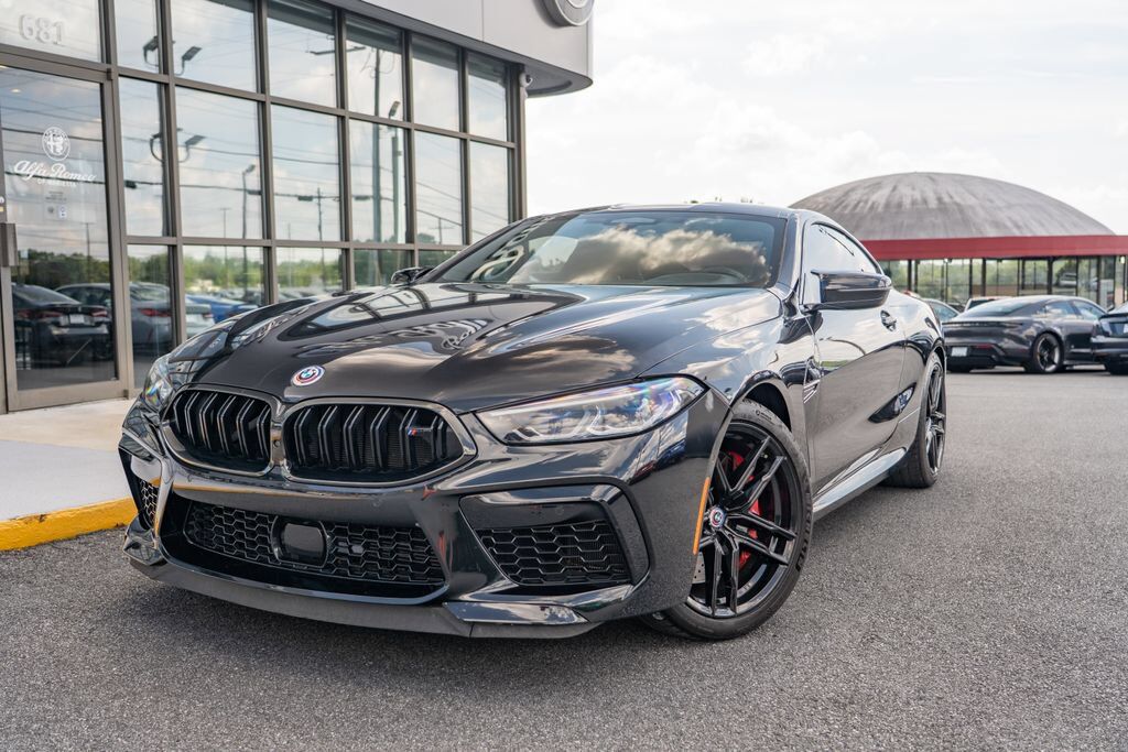 2023 BMW M8