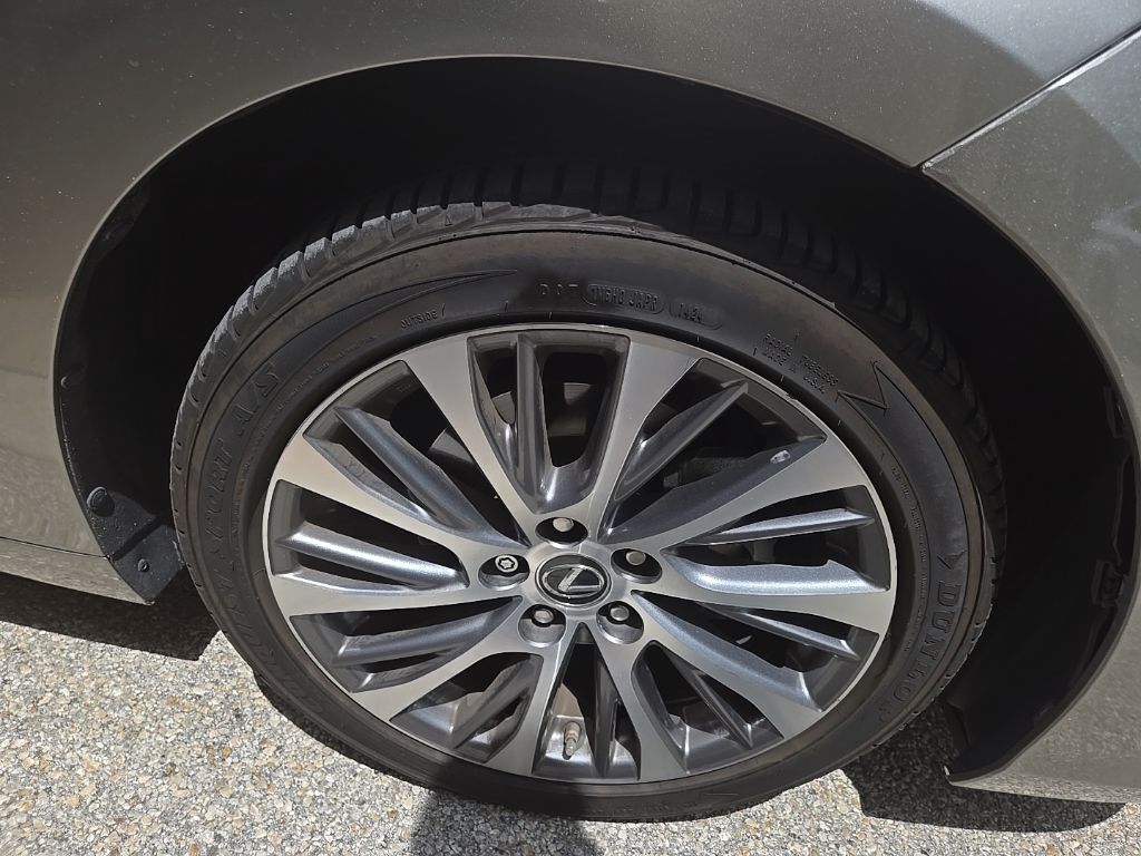 2019 Lexus ES