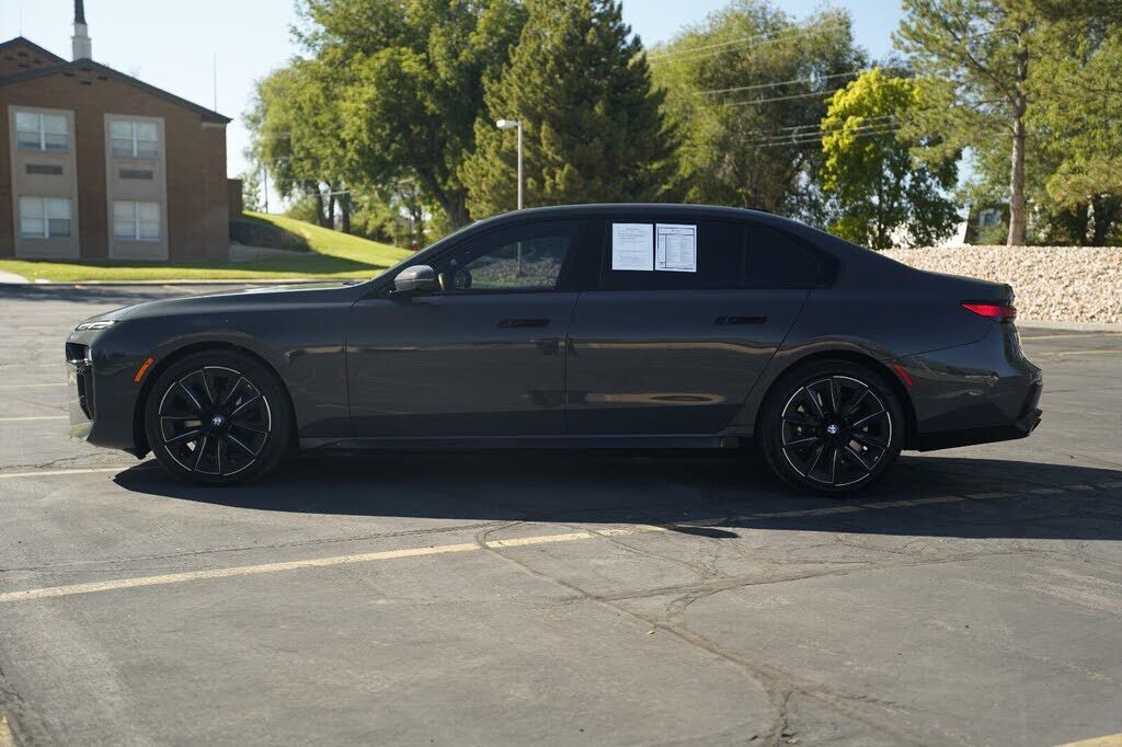 2023 BMW 760i