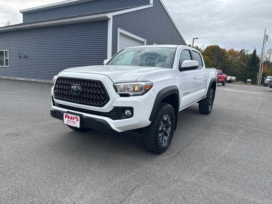 2018 TOYOTA Tacoma