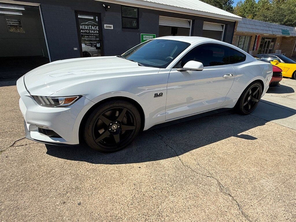 2017 FORD Mustang