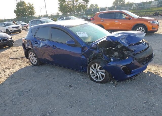 2013 MAZDA Mazda3