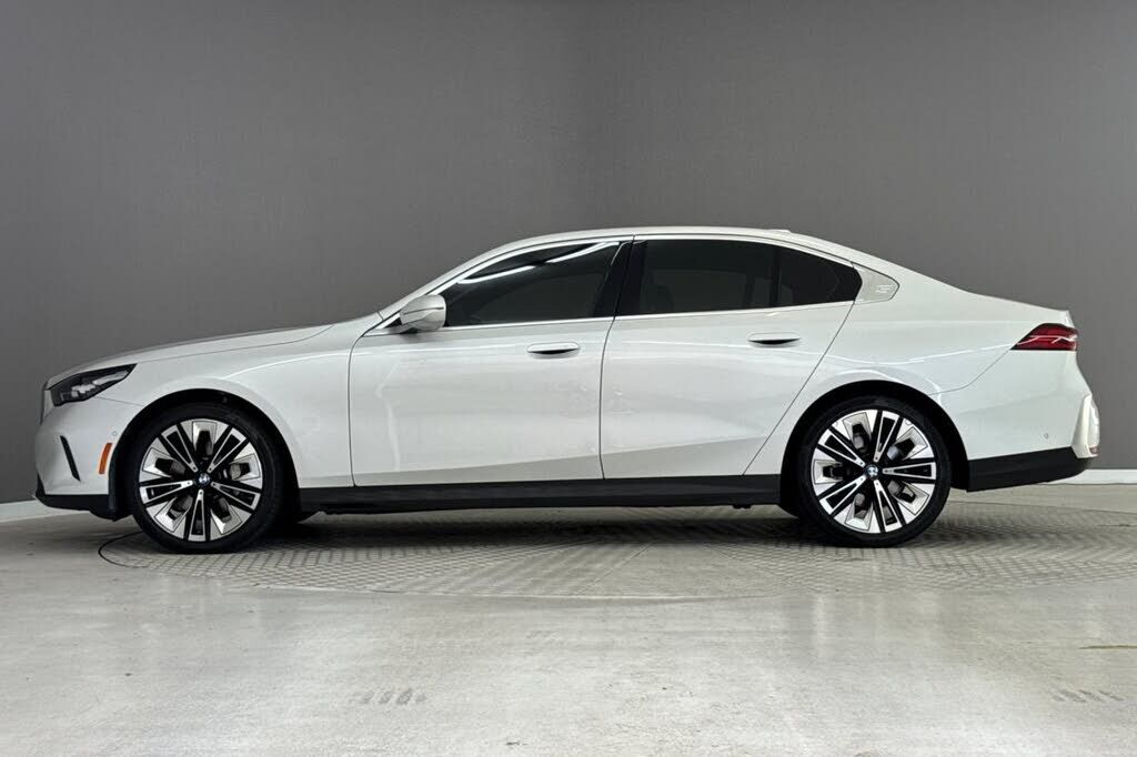 2024 BMW 530i
