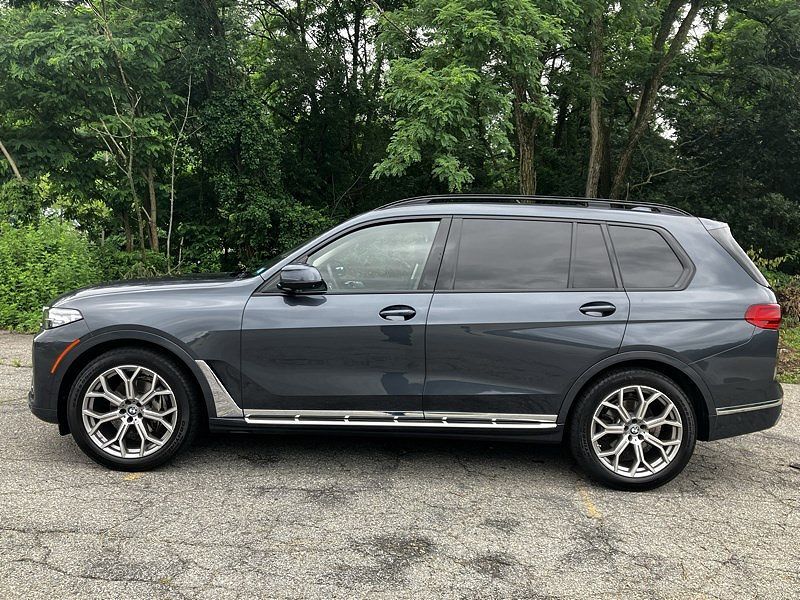 2022 BMW X7