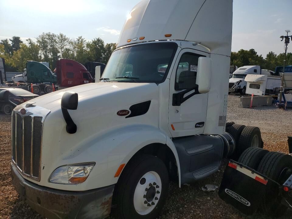 2016 PETERBILT 579