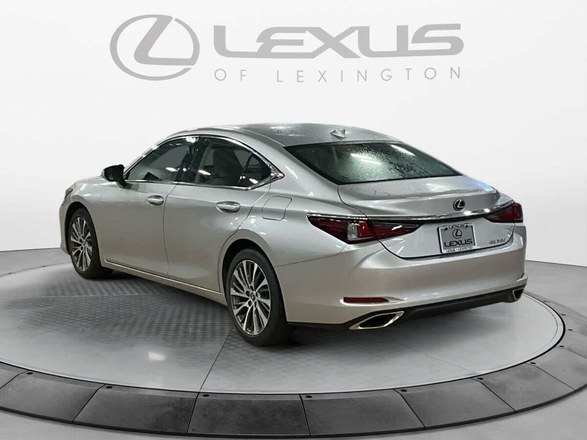 2019 Lexus ES
